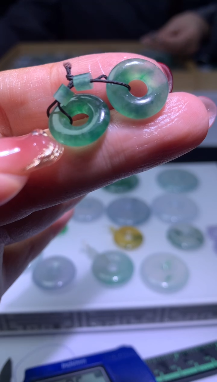 【闪购商品】定制翡翠未镶嵌毛货