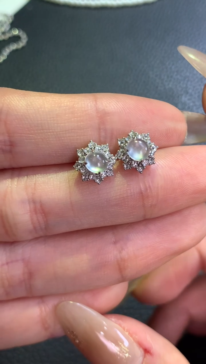 【闪购商品】翡翠耳钉18K金镶嵌蛋面耳钉