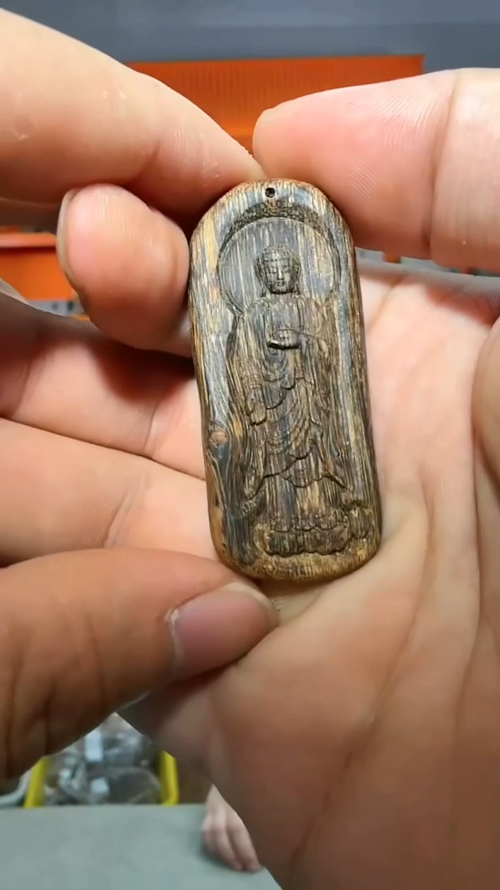 沉香吊坠125号双面雕多样性发一