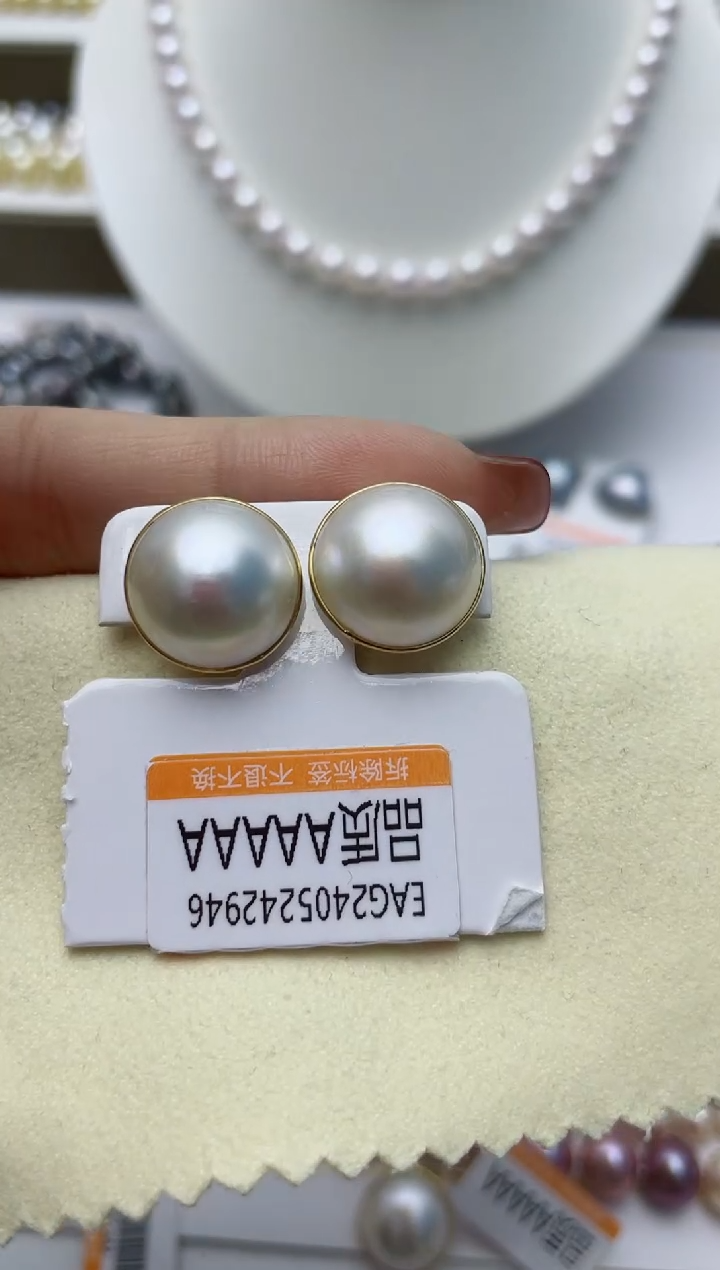 【闪购商品】拼合珍珠（马贝珠）耳饰18K金镶嵌W98