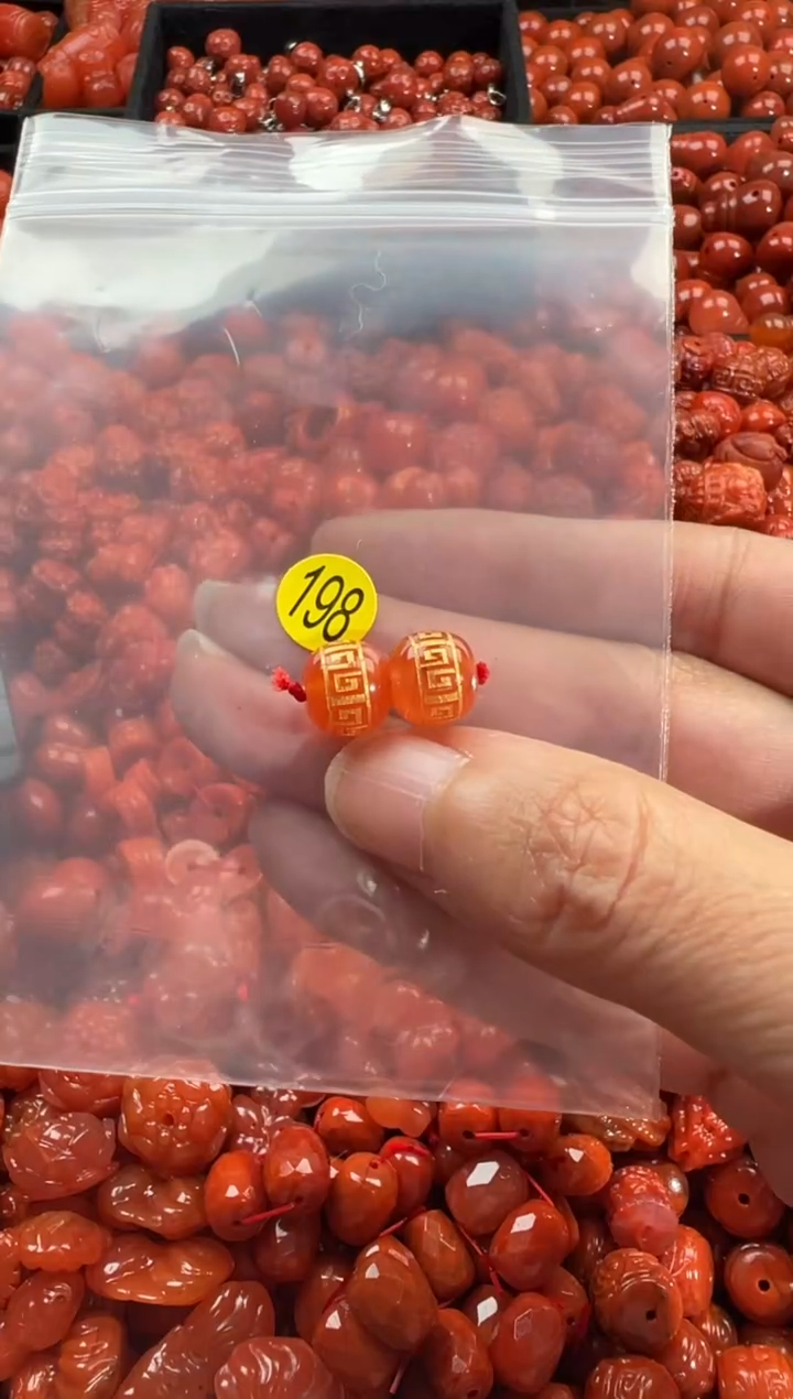 颈饰未镶嵌南红玛瑙1