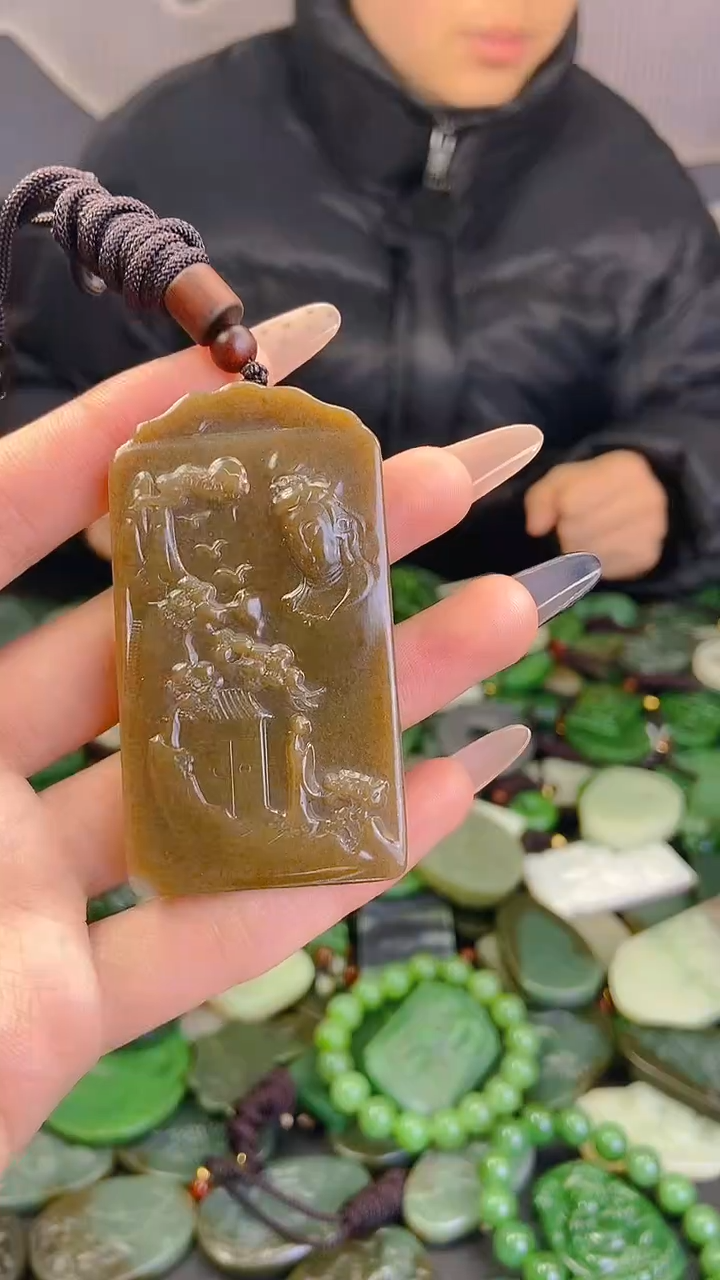 颈饰未镶嵌和田玉1