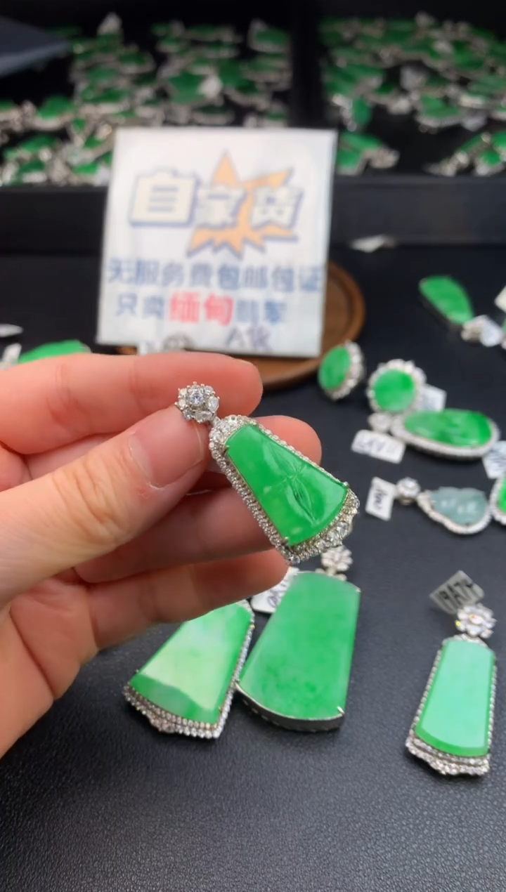 【闪购商品】翡翠颈饰银S925镶嵌翡翠