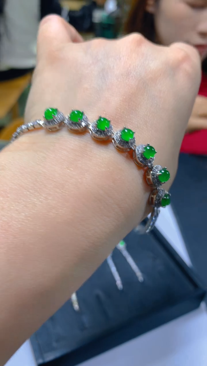 未镶嵌手链翡翠多样性发一