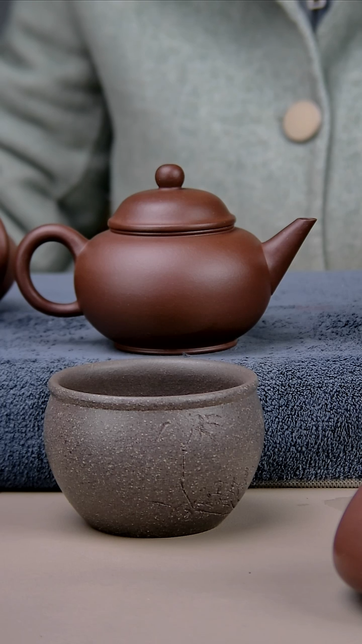 紫砂茶壶水平底草清170
