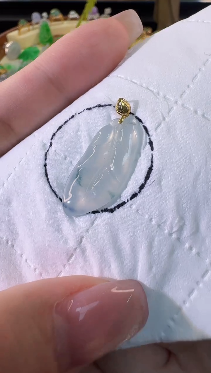 【闪购商品】翡翠颈饰18K金镶嵌缅甸翡翠A货吊坠