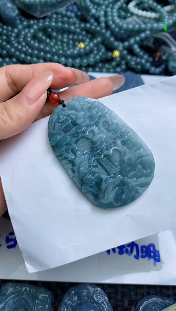 【闪购商品】翡翠颈饰未镶嵌         