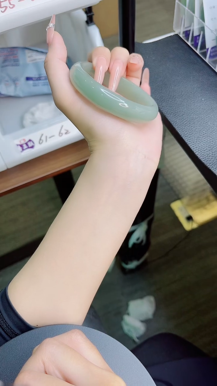 未镶嵌手镯石英质玉147-58