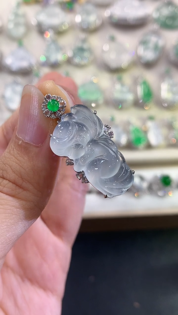 翡翠18K金镶嵌吊坠(不含链)C99     