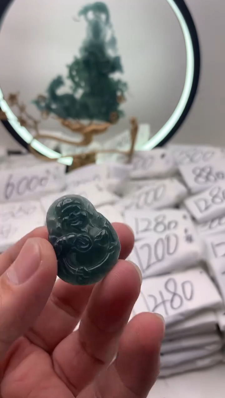 【闪购商品】翡翠颈饰未镶嵌财神