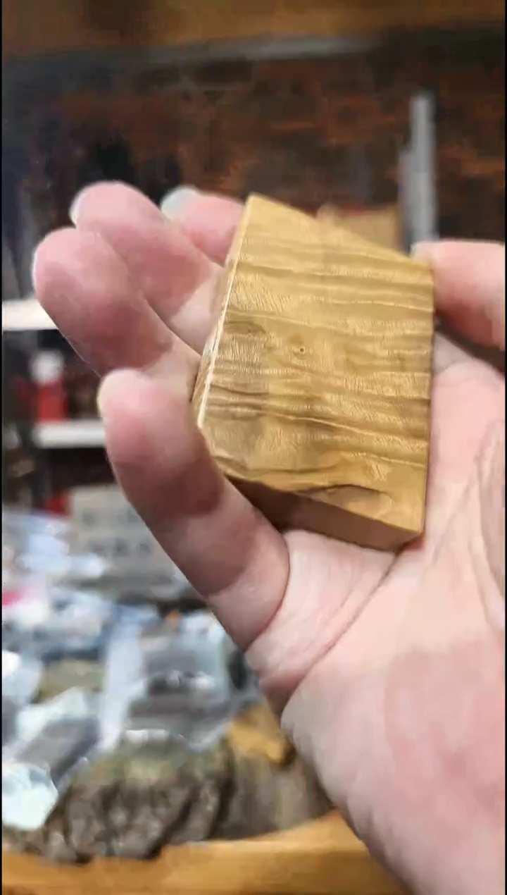 金丝楠无事牌手把件