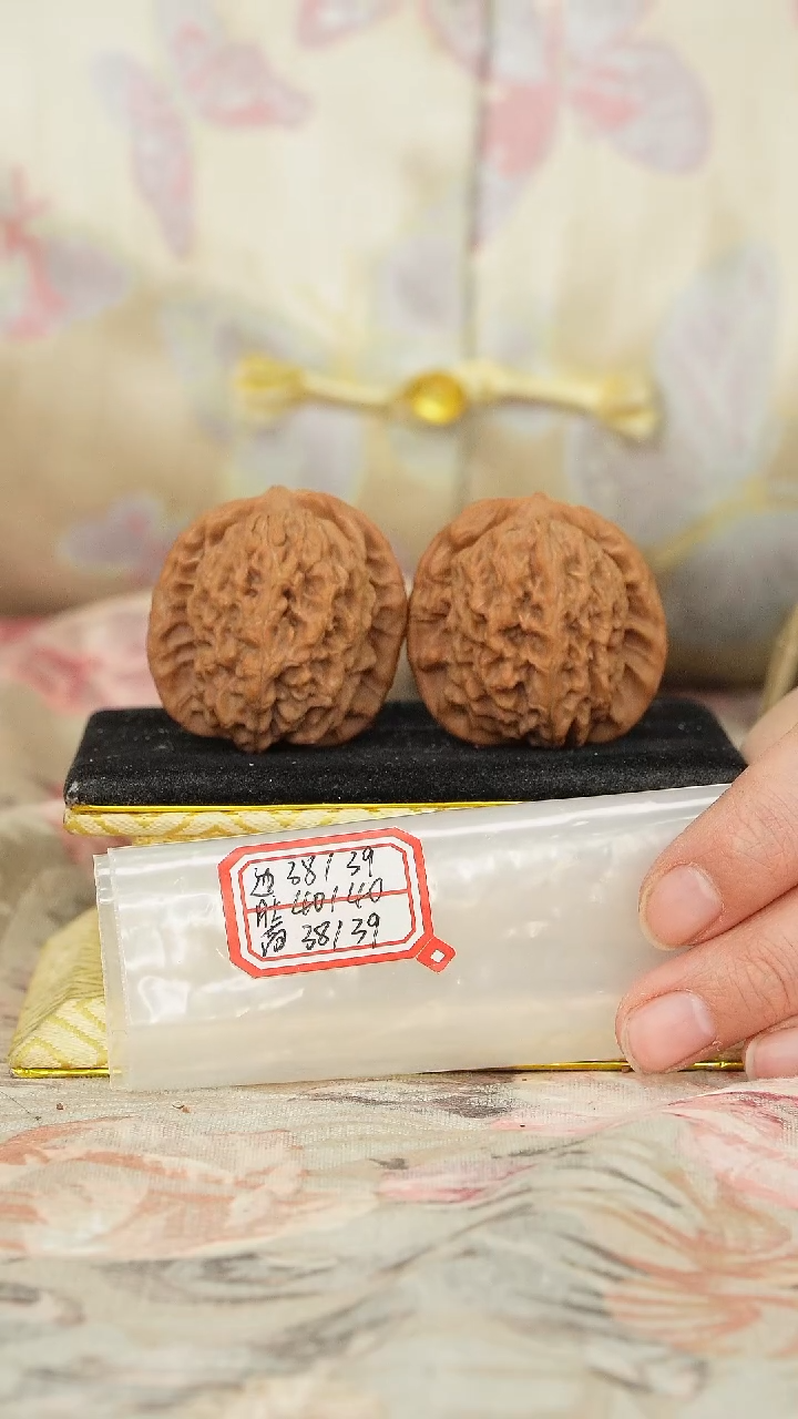【闪购商品】文玩核桃把件非嫁接马老四