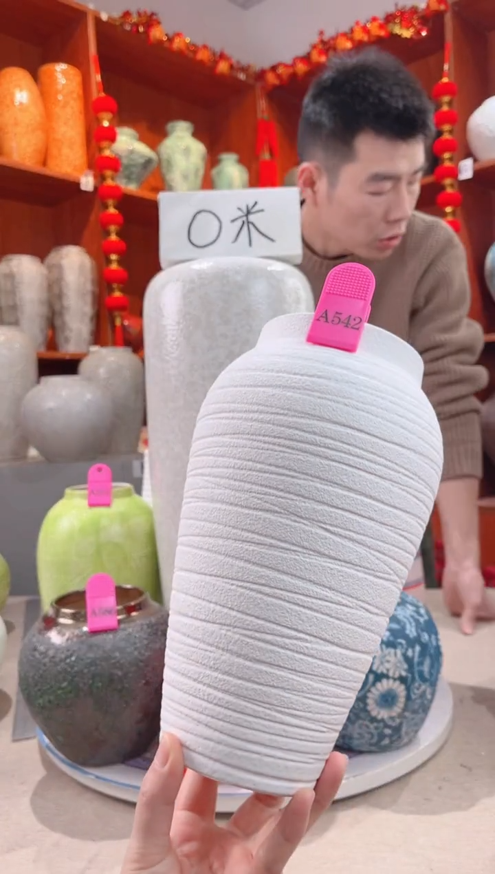 【闪购商品】瓶陶瓷花瓶 无花 福利 不能装水 a542