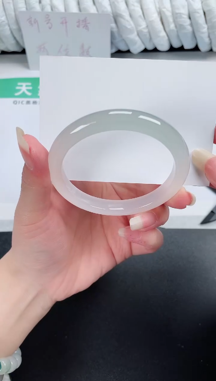 【闪购商品】石英质玉手镯未镶嵌457-58.3