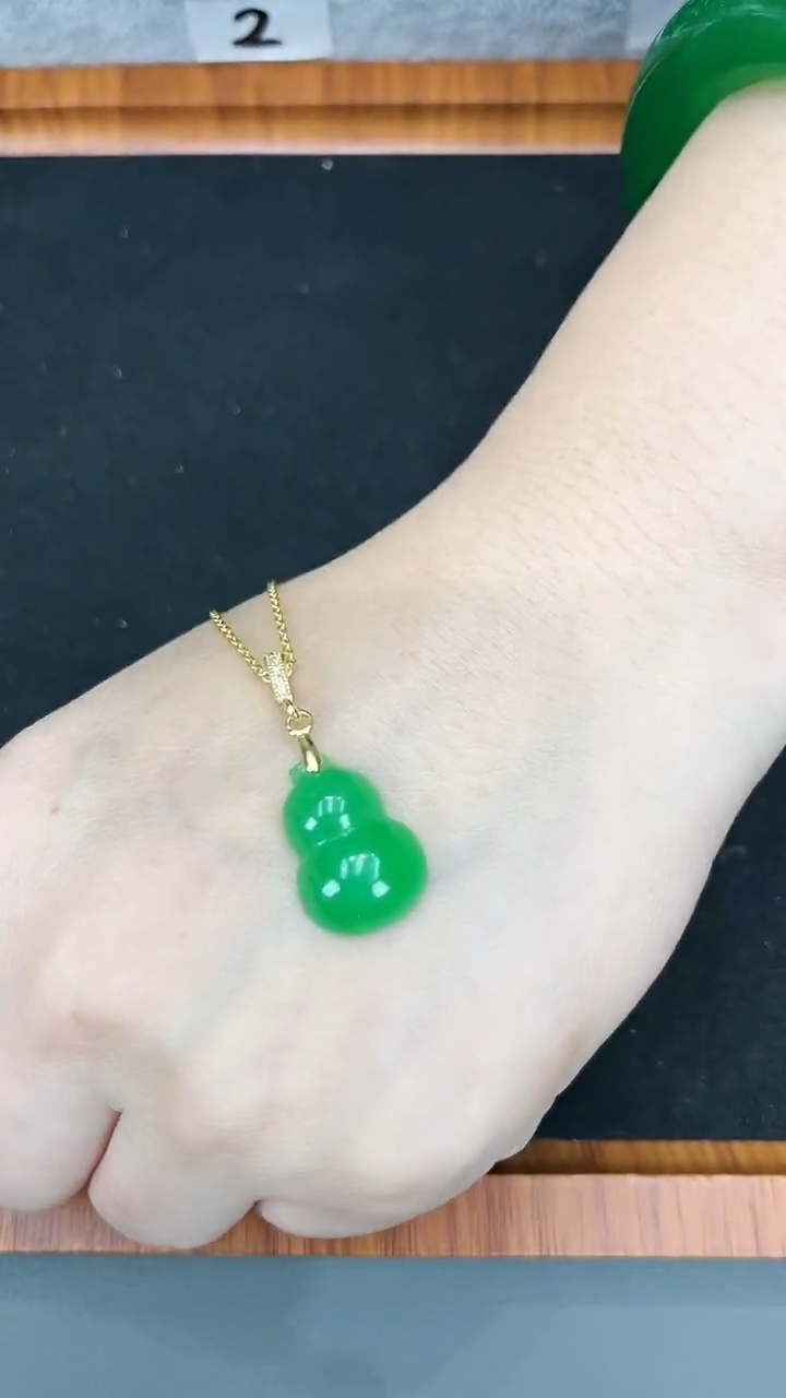 【闪购商品】翡翠颈饰未镶嵌s6满绿葫芦吊坠