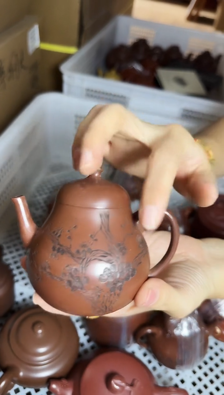 茶壶紫砂紫泥刻绘梨壶