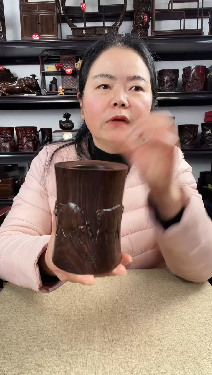 木小牛笔筒老李红木工艺品