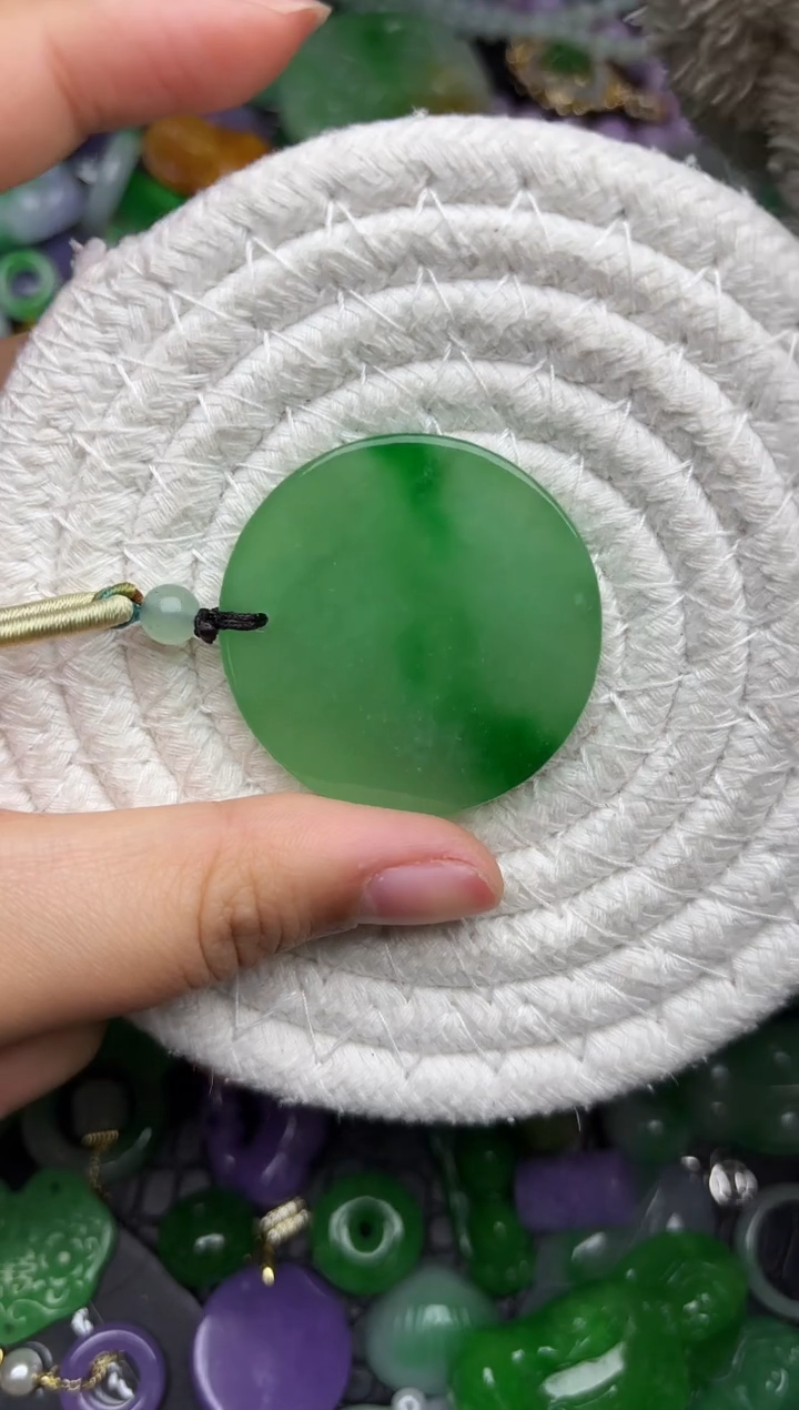 颈饰未镶嵌翡翠缅甸翡翠吊坠