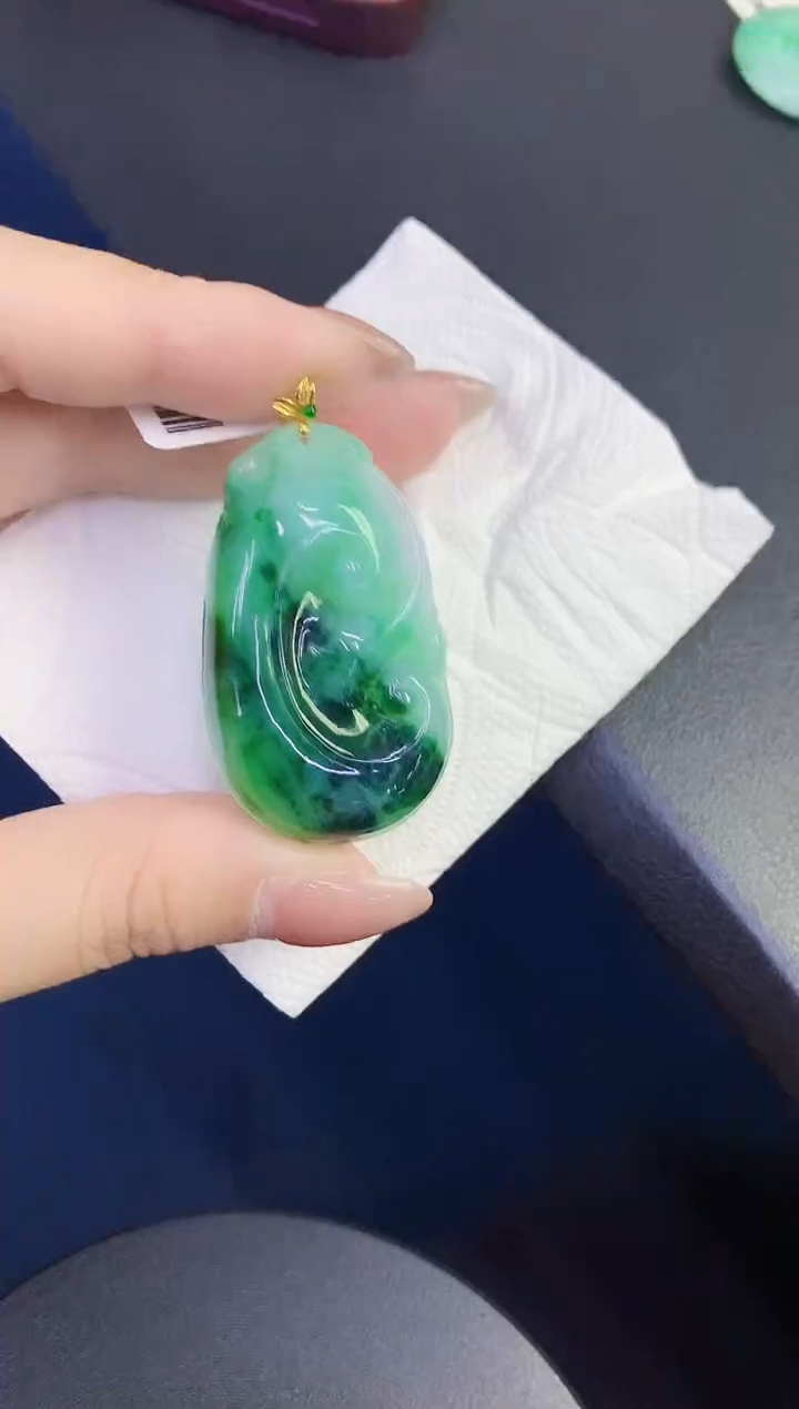 颈饰18K金镶嵌翡翠缅甸天然翡翠A货