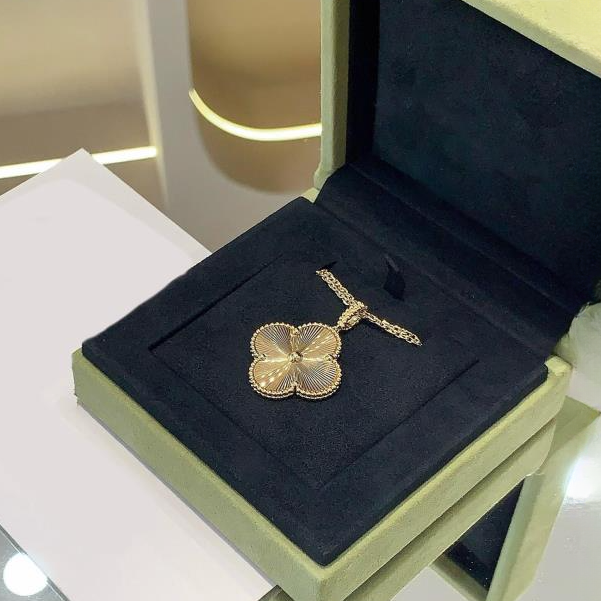 18K金26mm大号镭射四叶草项链 CZ (定制品质48小时鉴赏期)