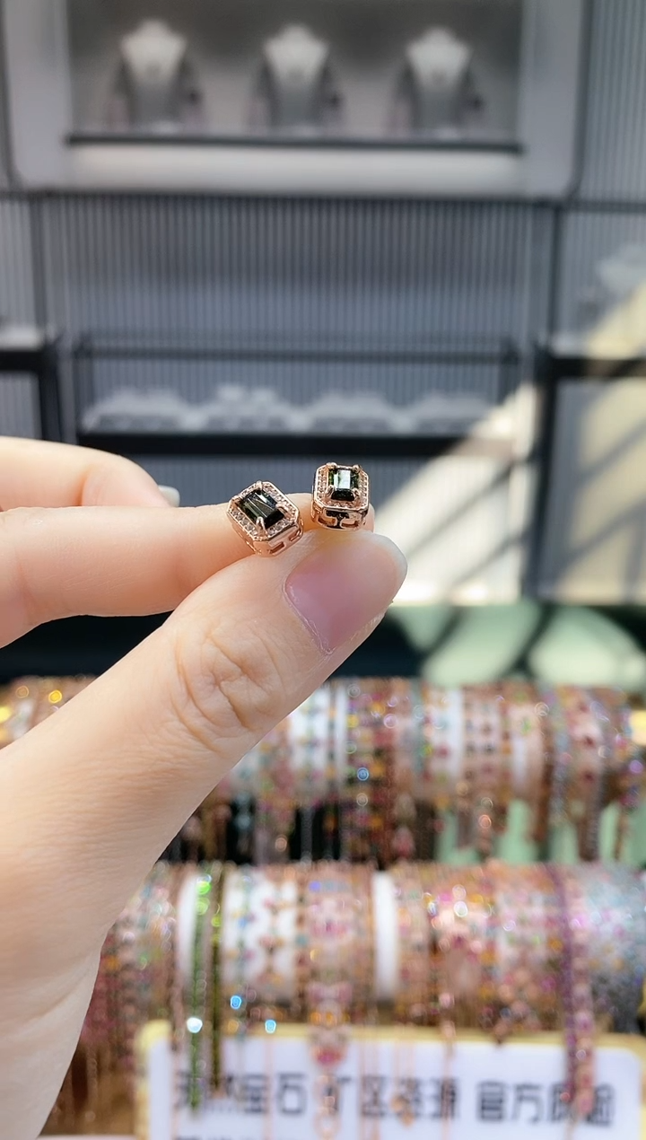 银S925镶嵌耳钉碧玺666666666