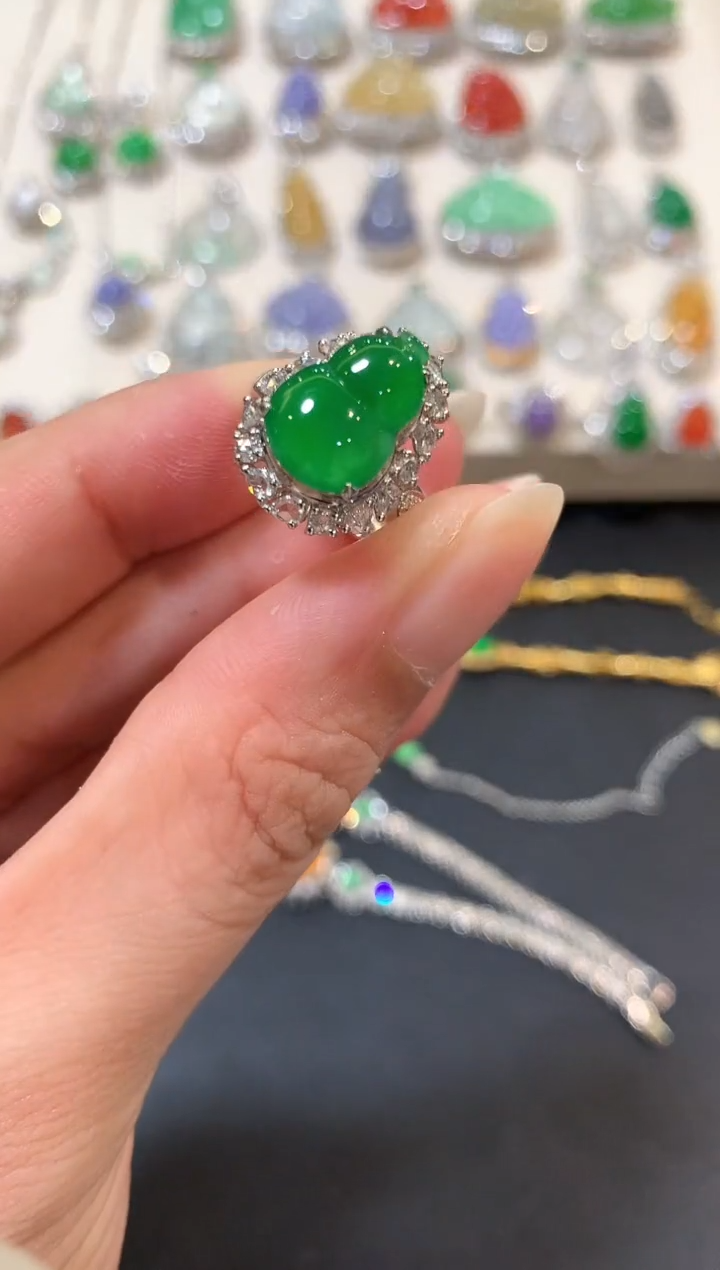 翡翠戒指18K金镶嵌n56   