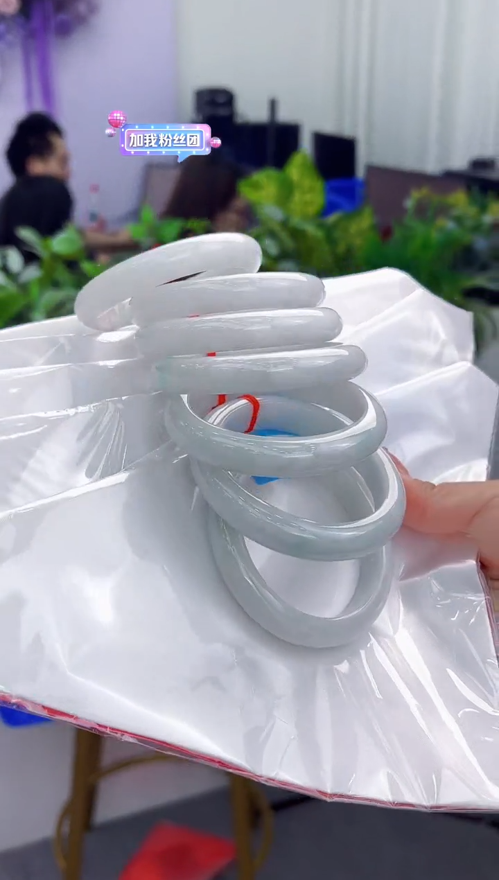 【大李珠宝】翡翠手镯多样性发其一kc---W963