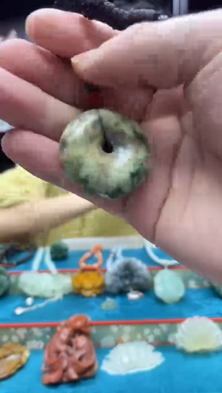 未镶嵌岫玉吊坠·