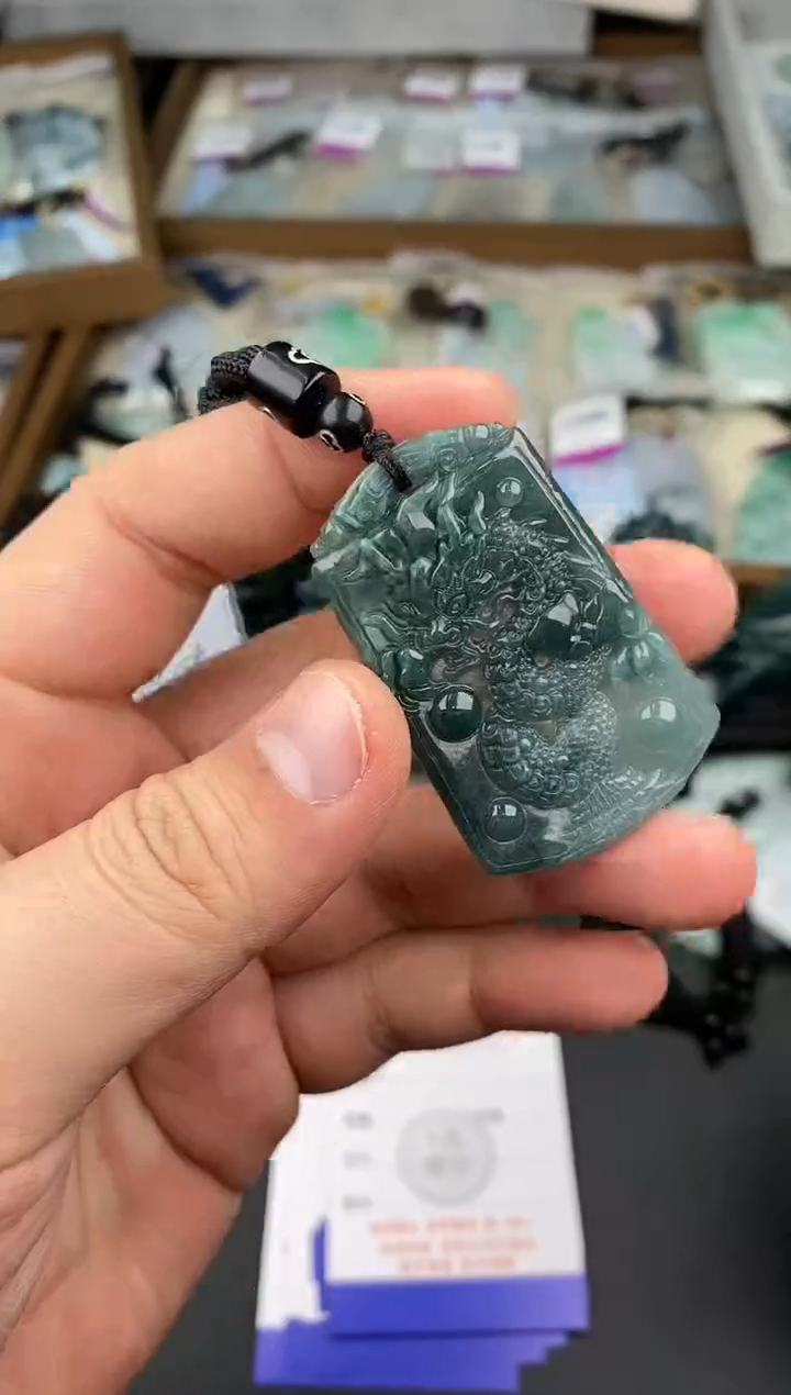 【闪购商品】翡翠颈饰未镶嵌  天然翡翠，一物一图