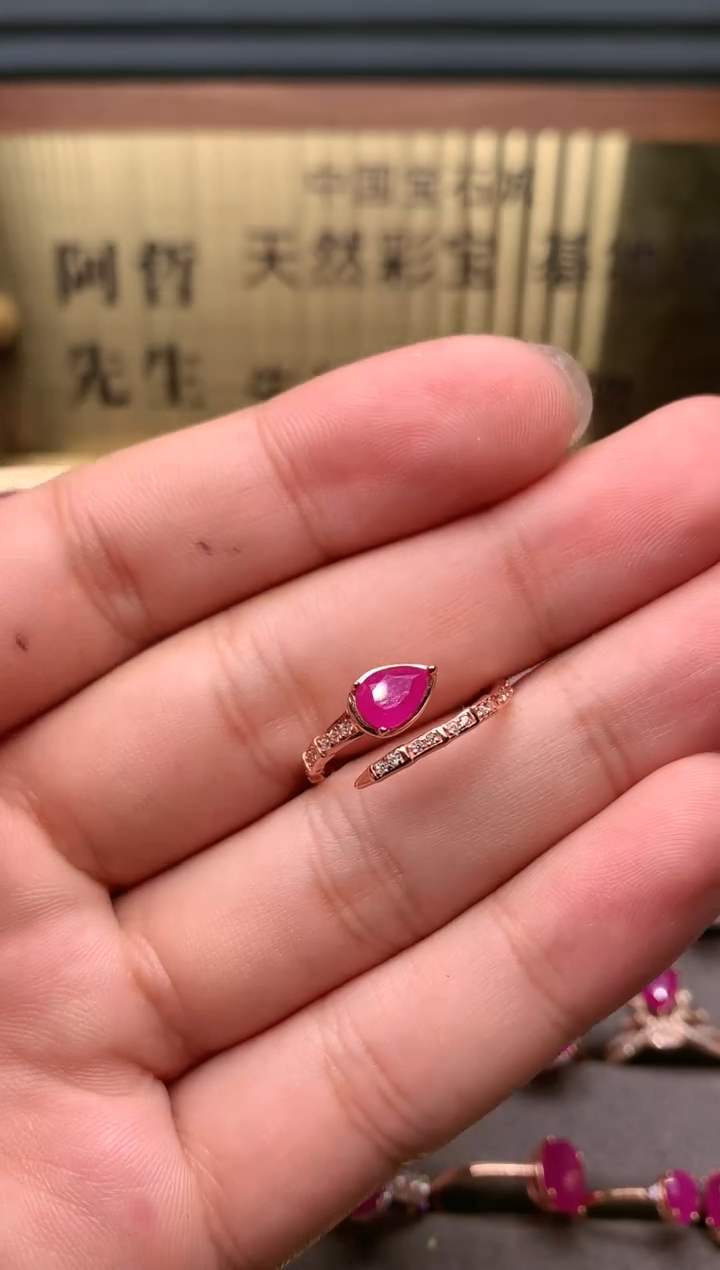 【闪购商品】红宝石戒指银S925镶嵌........