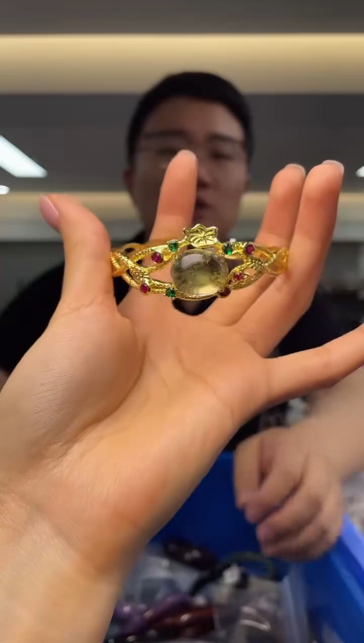 【闪购商品】水晶`未镶嵌多样性发一件