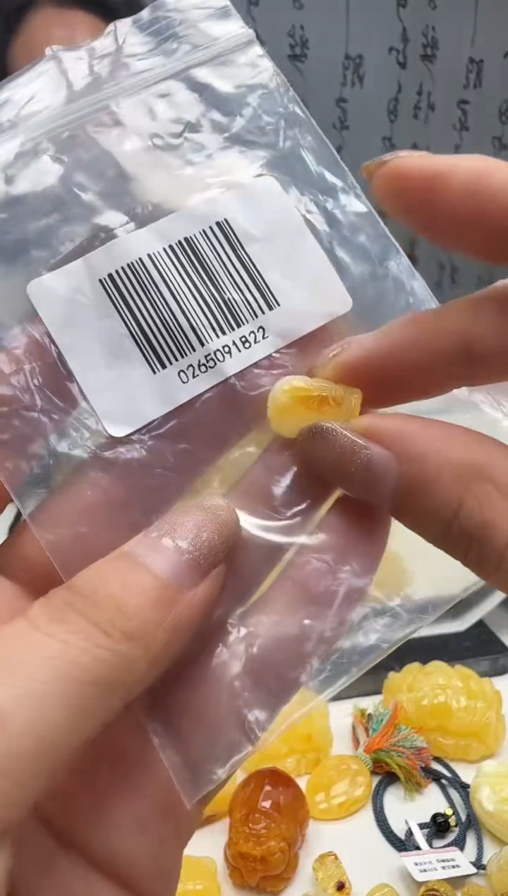 裸石琥珀未镶嵌如图