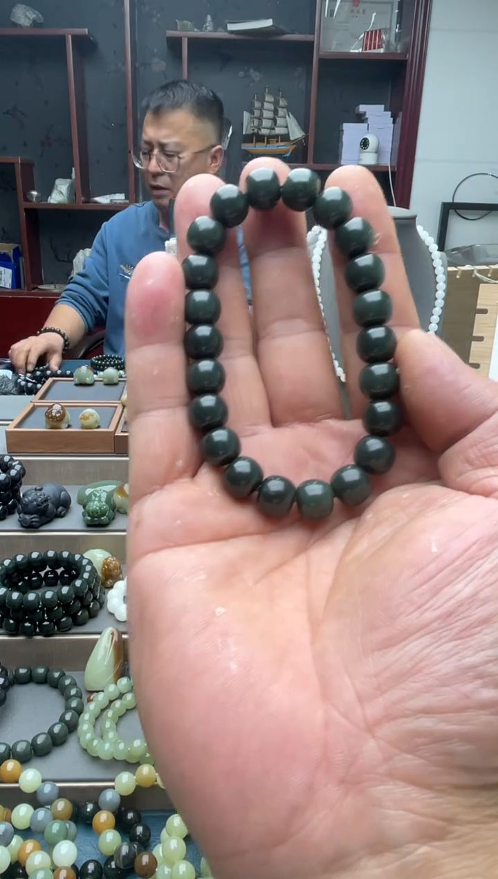 未镶嵌手串和田玉卡10
