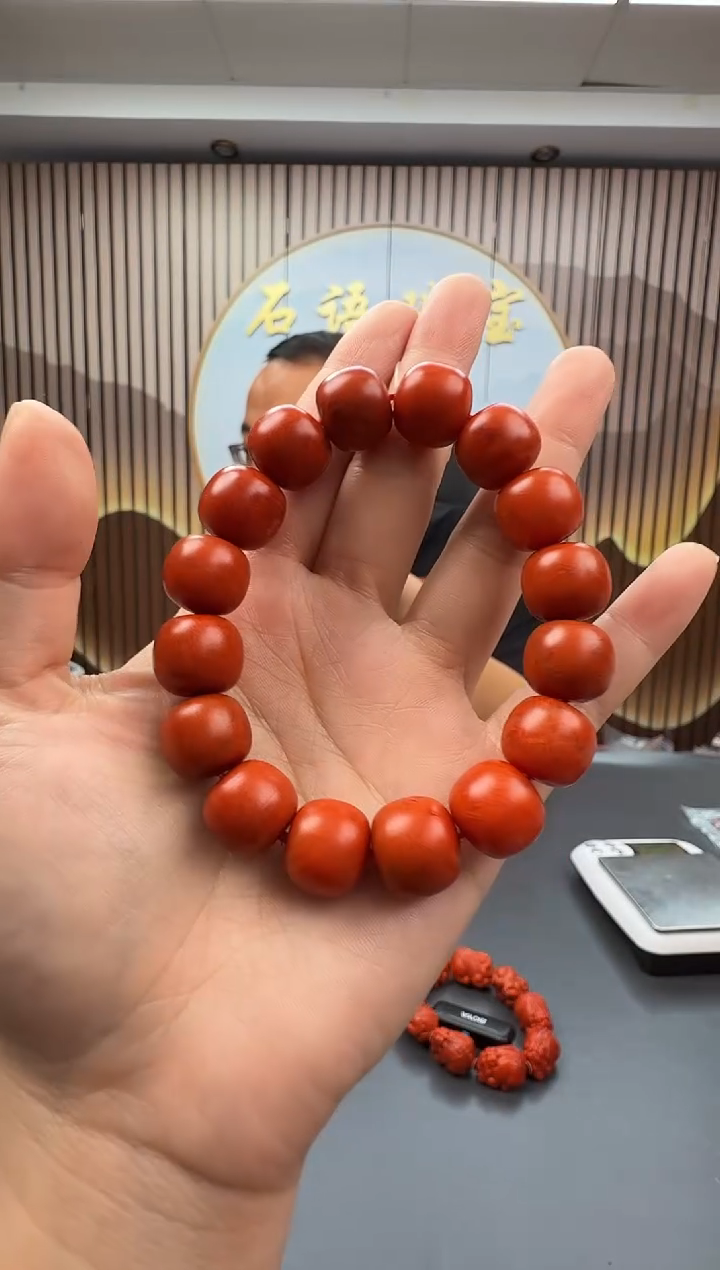 未镶嵌手串南红玛瑙012ZB1024产品一个