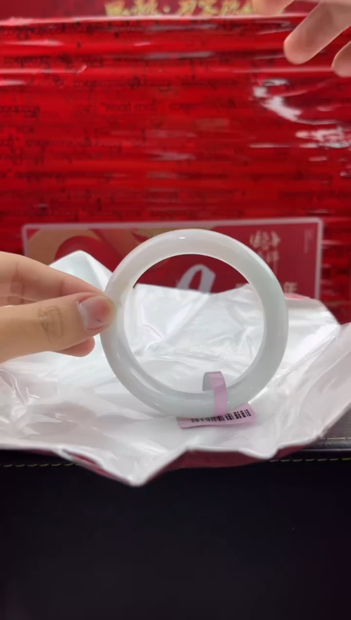 【闪购商品】翡翠手镯未镶嵌3翡翠手镯（微瑕）