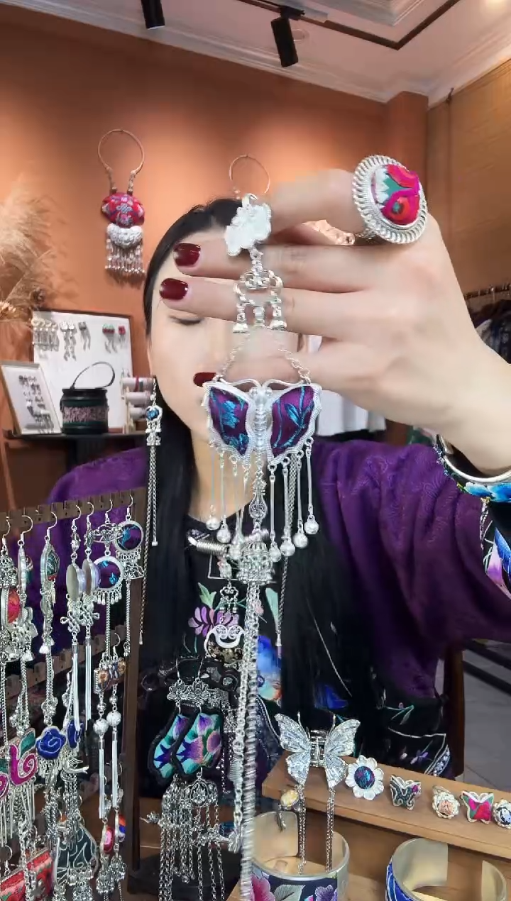 【闪购商品】刺绣纯手工民族风压襟