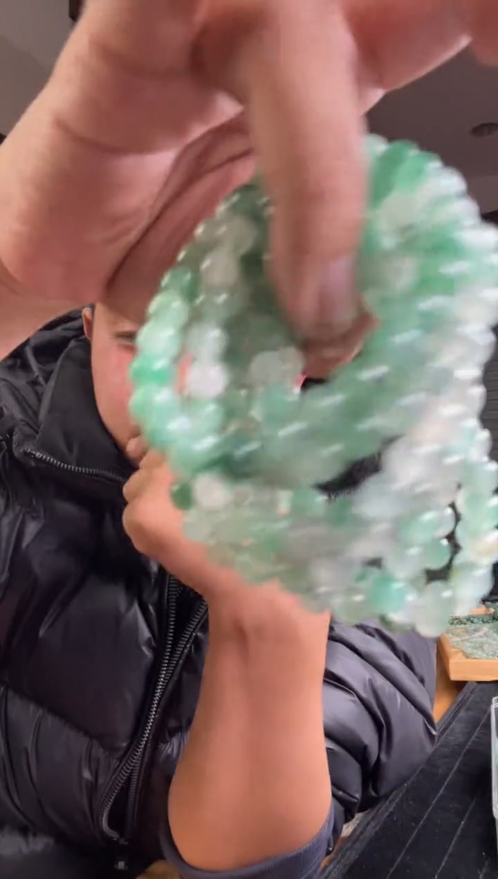 【闪购商品】石英质玉颈饰未镶嵌珠串