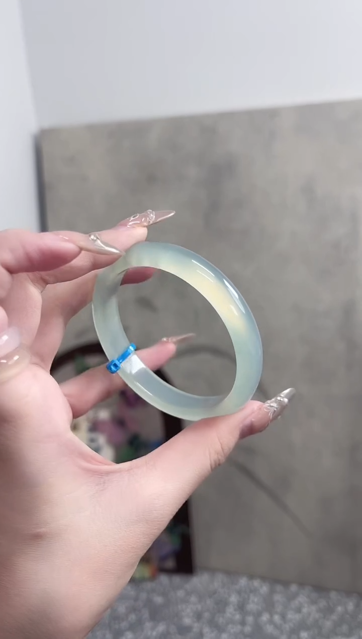 【闪购商品】玛瑙/玉髓手镯未镶嵌58-59圈