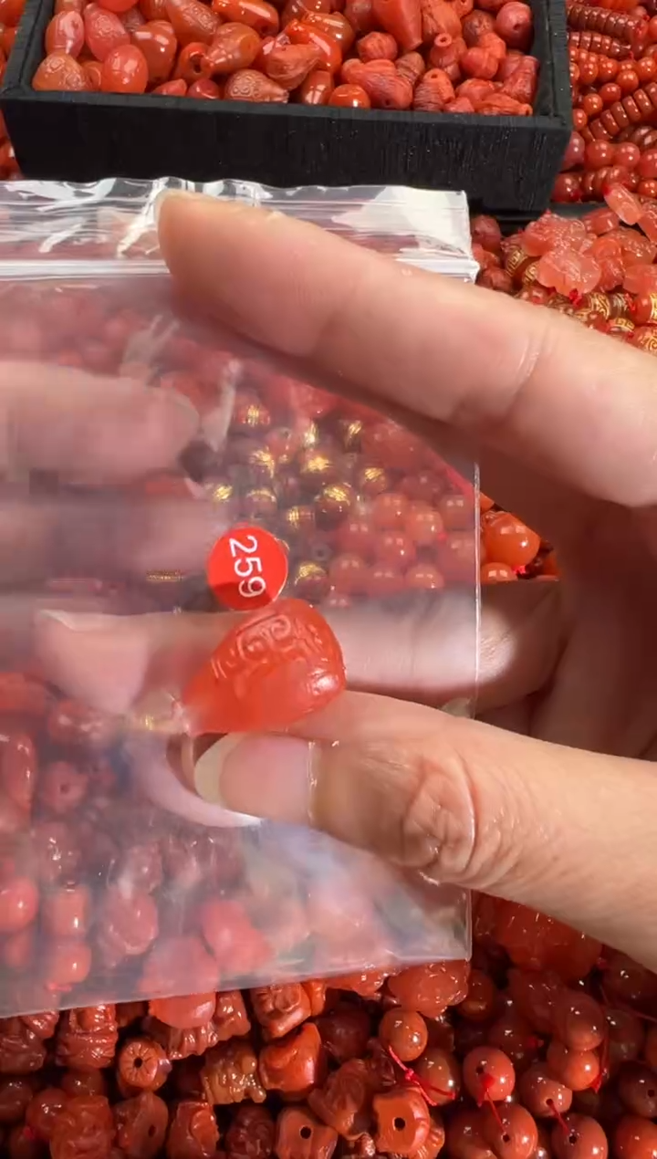 【闪购商品】南红玛瑙颈饰未镶嵌1