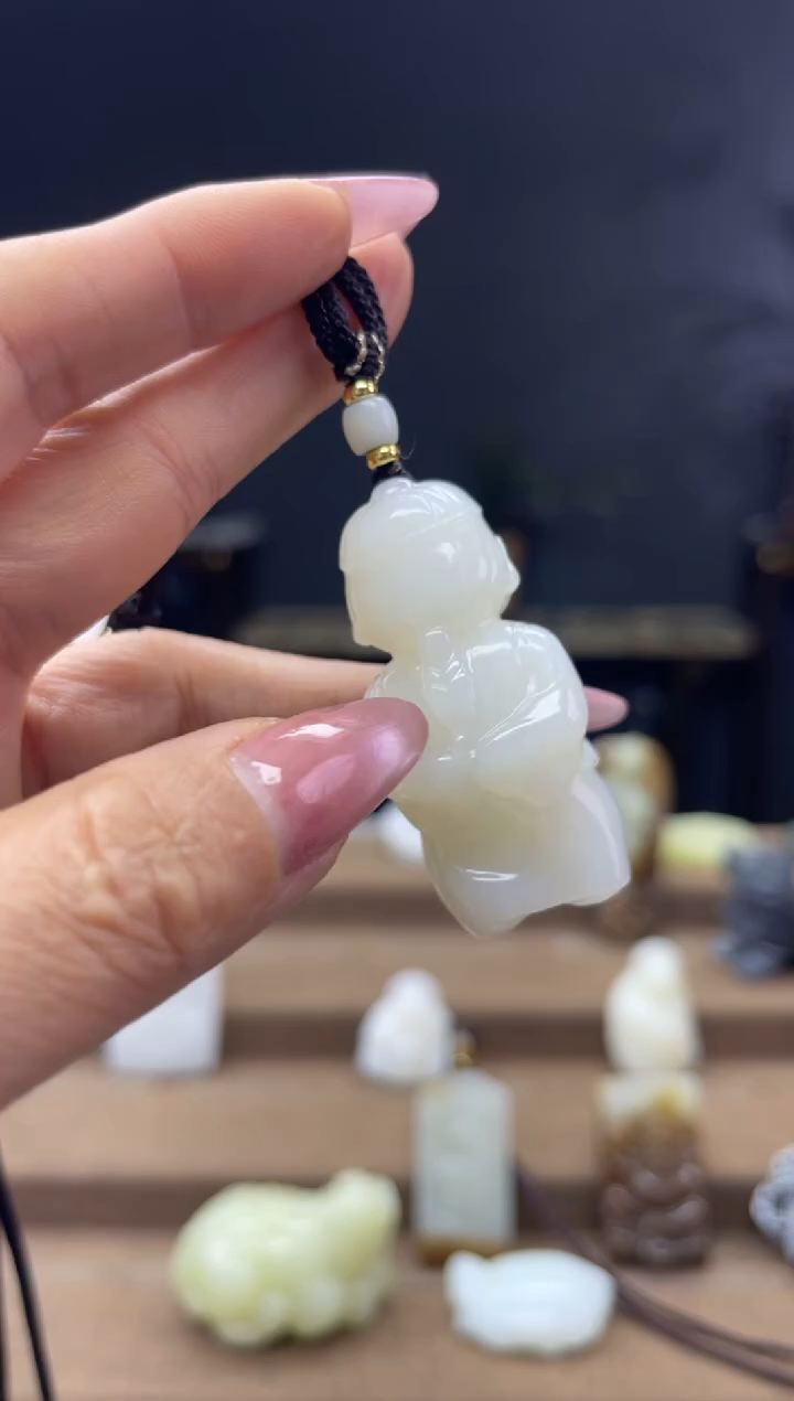 颈饰未镶嵌和田玉1