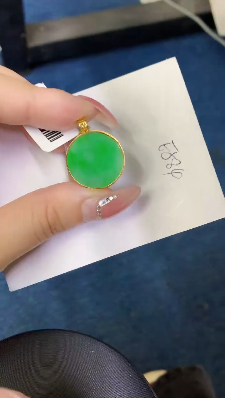 【闪购商品】翡翠颈饰18K金镶嵌000000000000