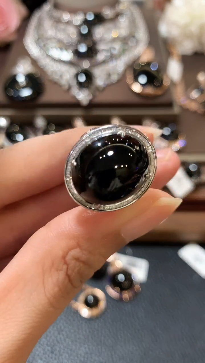 18K金镶嵌戒指翡翠江**人m51  