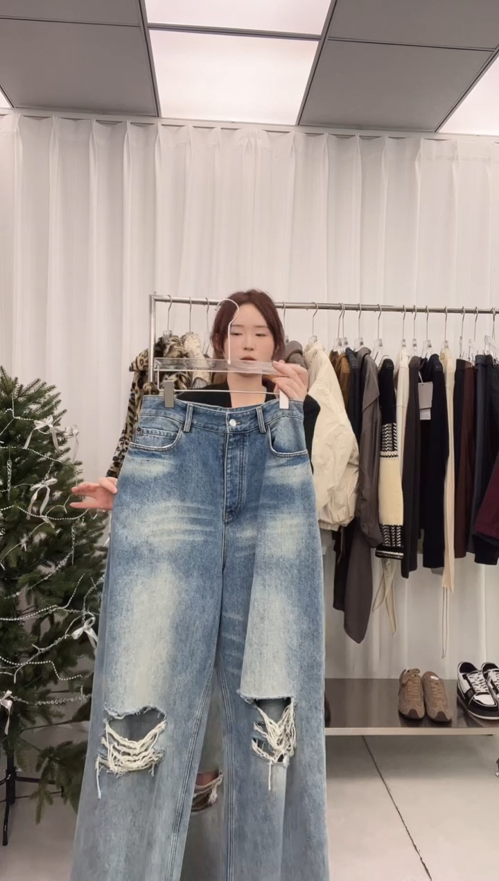 编号067 ethor S码 破洞牛仔裤  74腰围  待开价