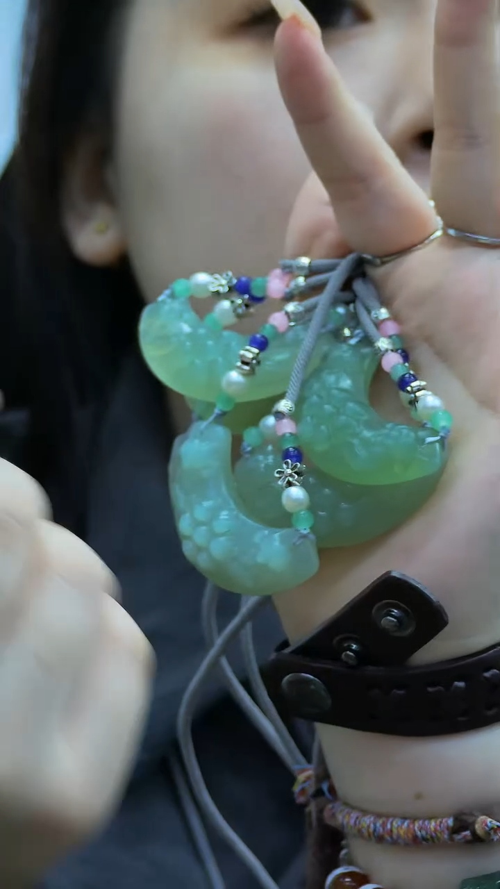 【闪购商品】蛇纹石玉颈饰未镶嵌岫玉冰透玉衡