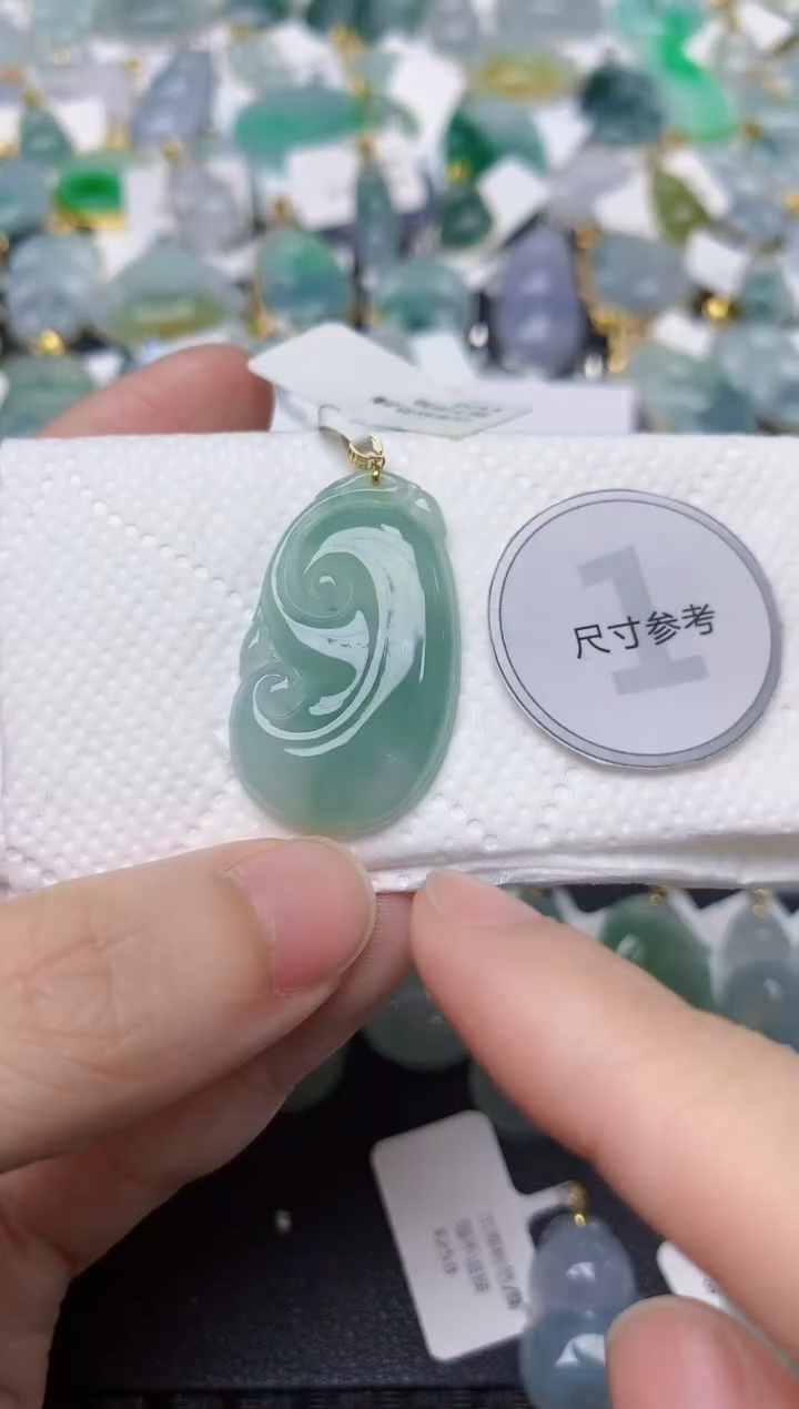 颈饰18K金镶嵌翡翠天然缅甸A货翡翠