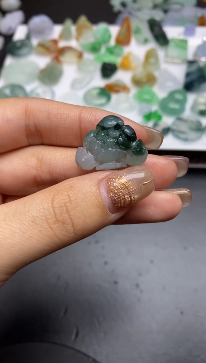 【闪购商品】定制翡翠未镶嵌翡翠毛货~