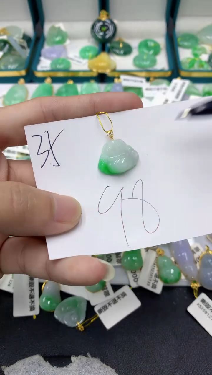 【闪购商品】翡翠颈饰18K金镶嵌翡翠