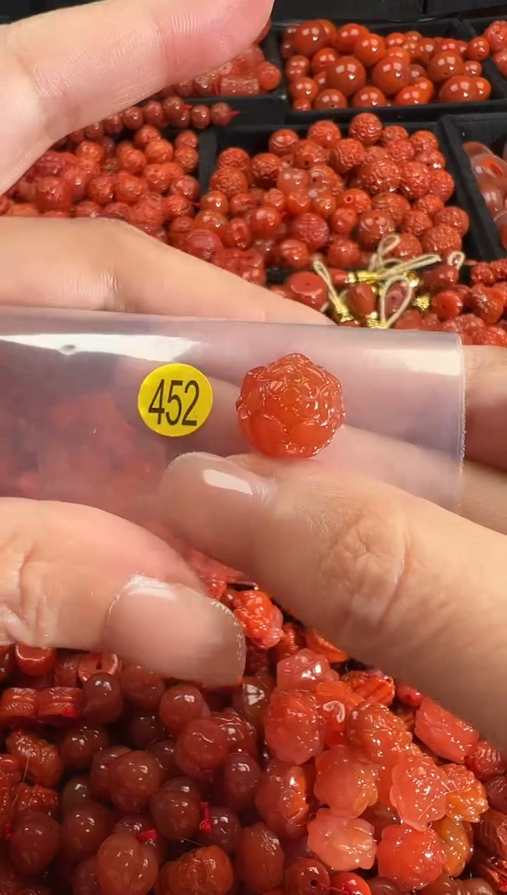 颈饰未镶嵌南红玛瑙1