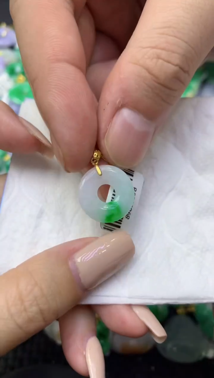 颈饰未镶嵌翡翠天然缅甸翡翠A货