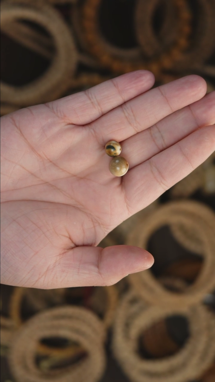 【闪购商品】白玉菩提吊坠12mm半壁圆珠蓝眼睛